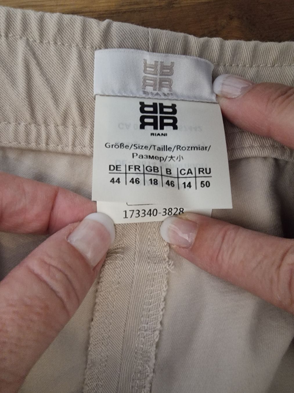 Riani Hosen: RIANI Damenhose (Gr. 44) – Gebraucht aus Zumikon von chv_w96q 4