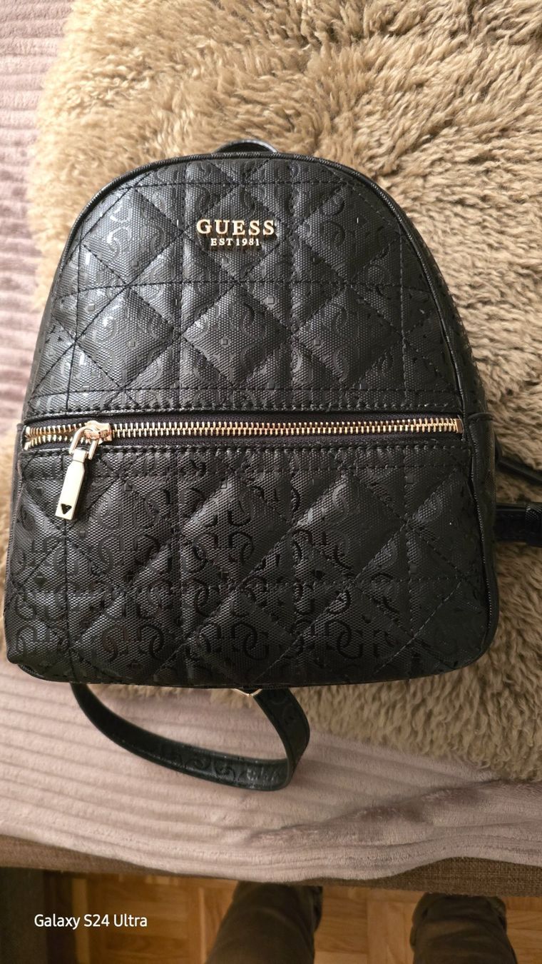 Guess Zaini: GUESS MALIA Tagesrucksack black – Nuovo (secondo la descrizione) da Sursee venduto da M_Z