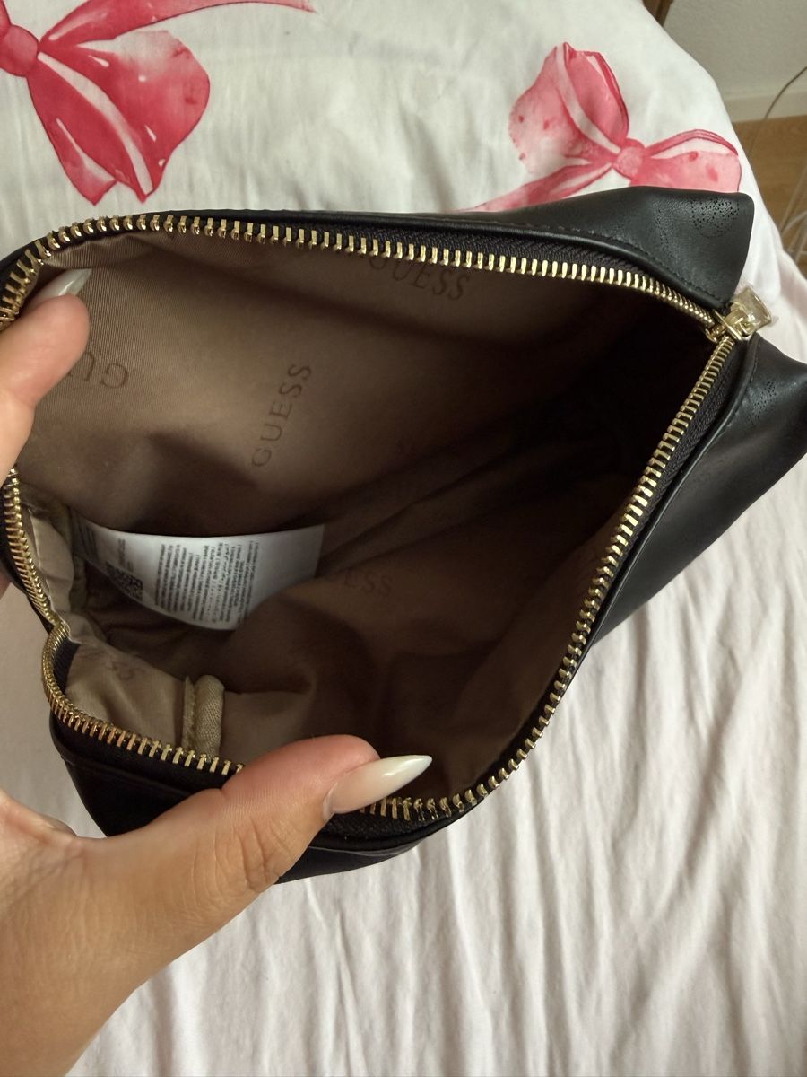 Guess Kosmetikkoffer: GUESS Necessaire schwarz Leder  – Neu (gemäss Beschreibung) aus Winterthur von spaccafunnu86 1
