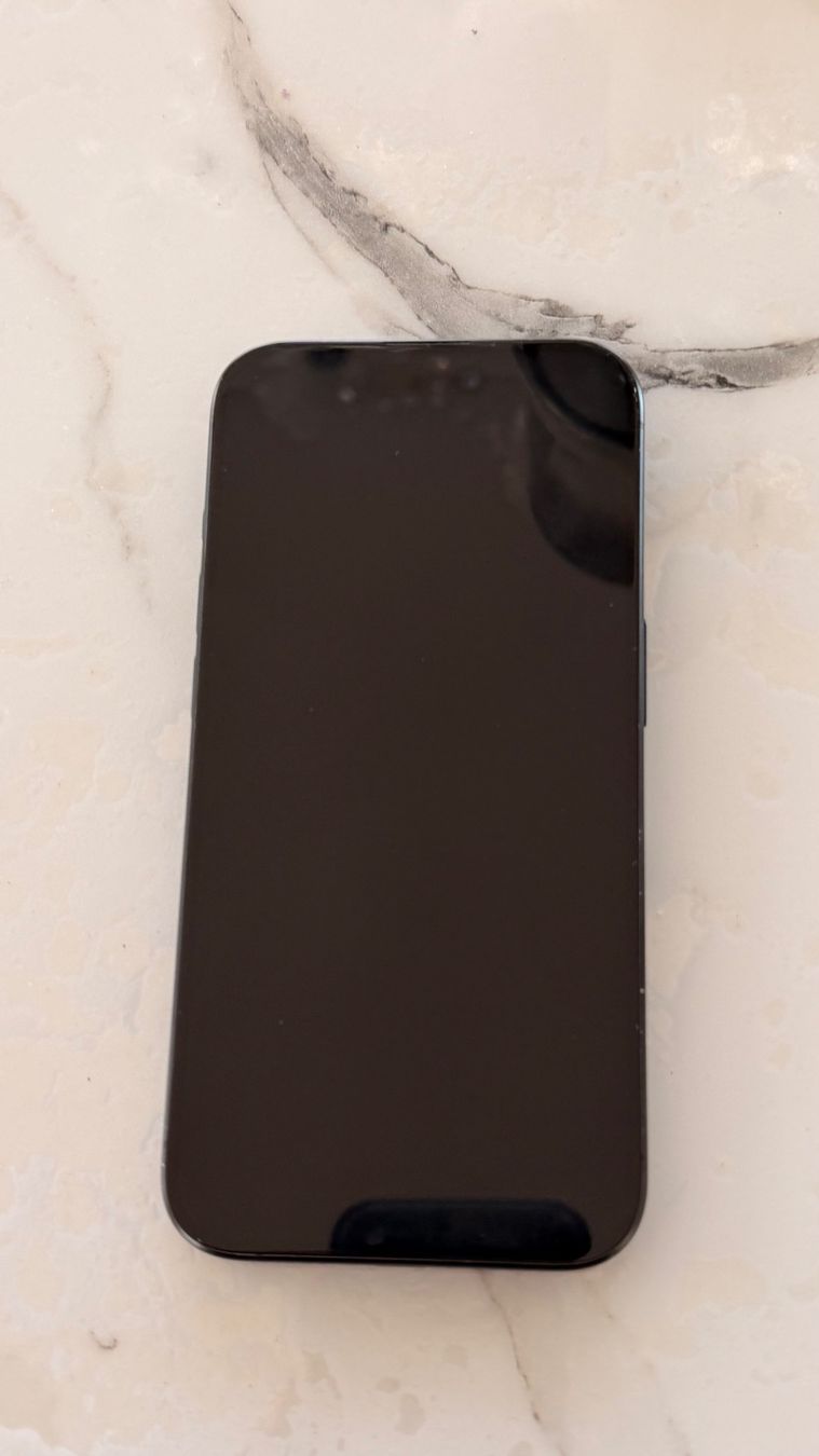 Apple Portables: Iphone 15pro 128gb – D'occasion à Dietikon par jul_2fmj 2