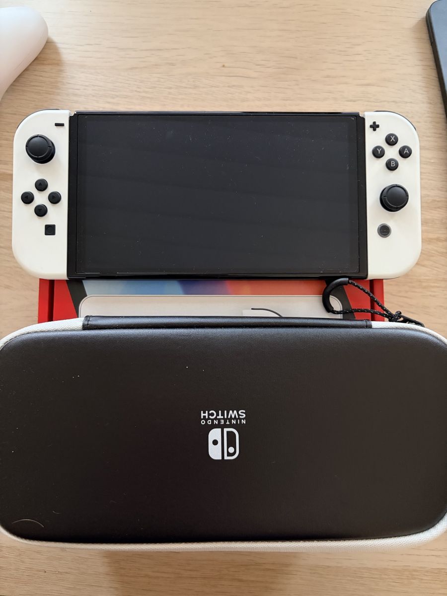 Nintendo Konsolen: Nintendo Switch OLED – Gebraucht aus Latterbach von eld_77wn 1