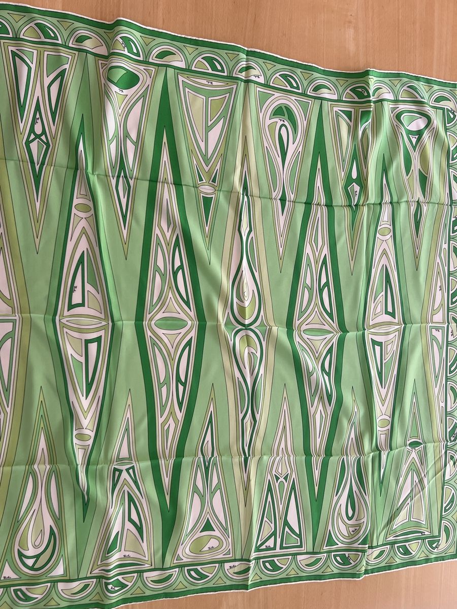 Foulards & écharpes: Carré en soie Pucci – Neuf (Voir description) à Rüschlikon par La_Mode 1