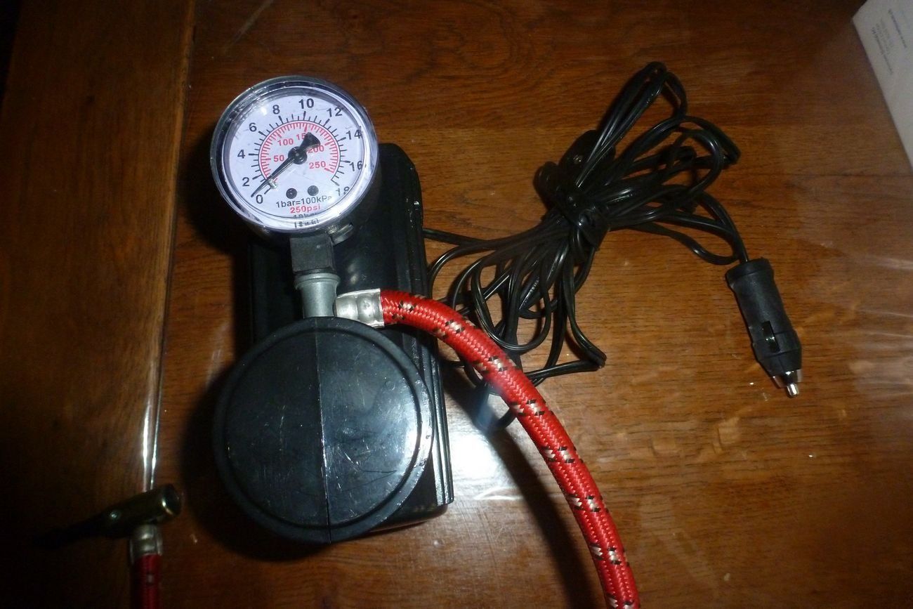 Kompressoren: Mini-Kompressor 12V, 14 bar Maximum Pump – Gebraucht aus Emmen von newcar4you 5