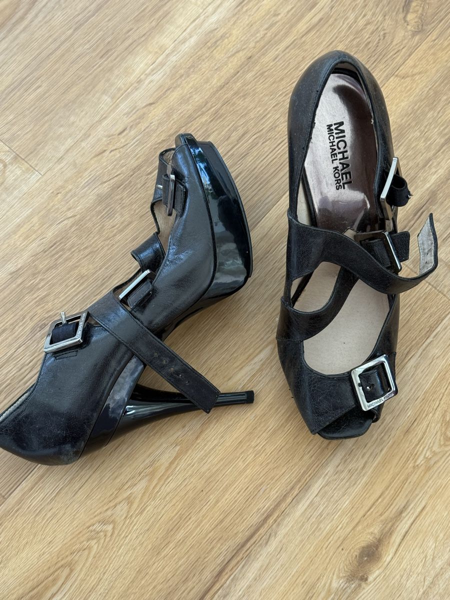 Michael Kors Chaussures femmes: Michael Kors Heels – D'occasion à Wallisellen par gin_9htl 2