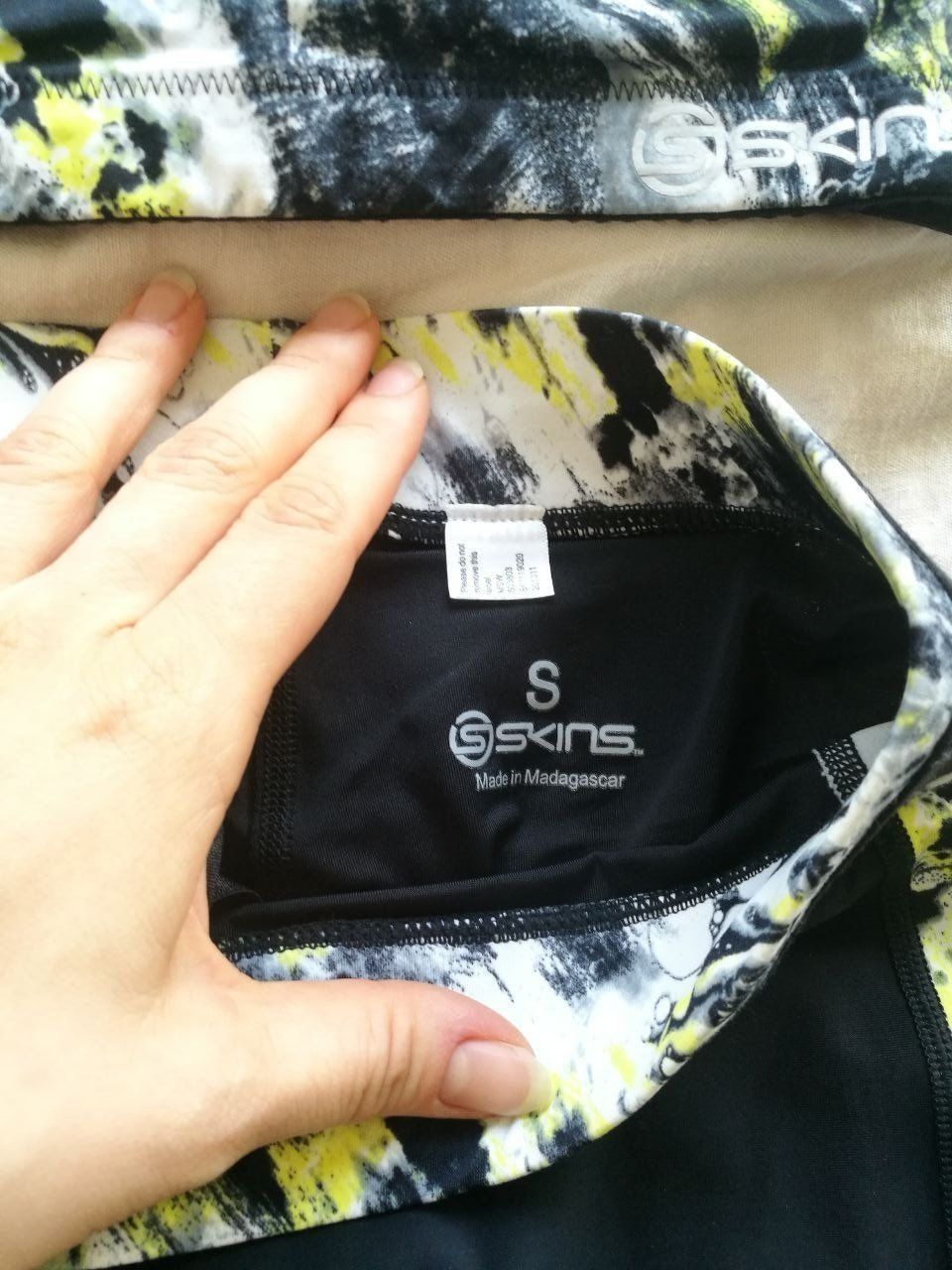 Skins Leggings: Skins Set BH und 3/4 Hose S – Usato da Bern venduto da M.J.R. 2