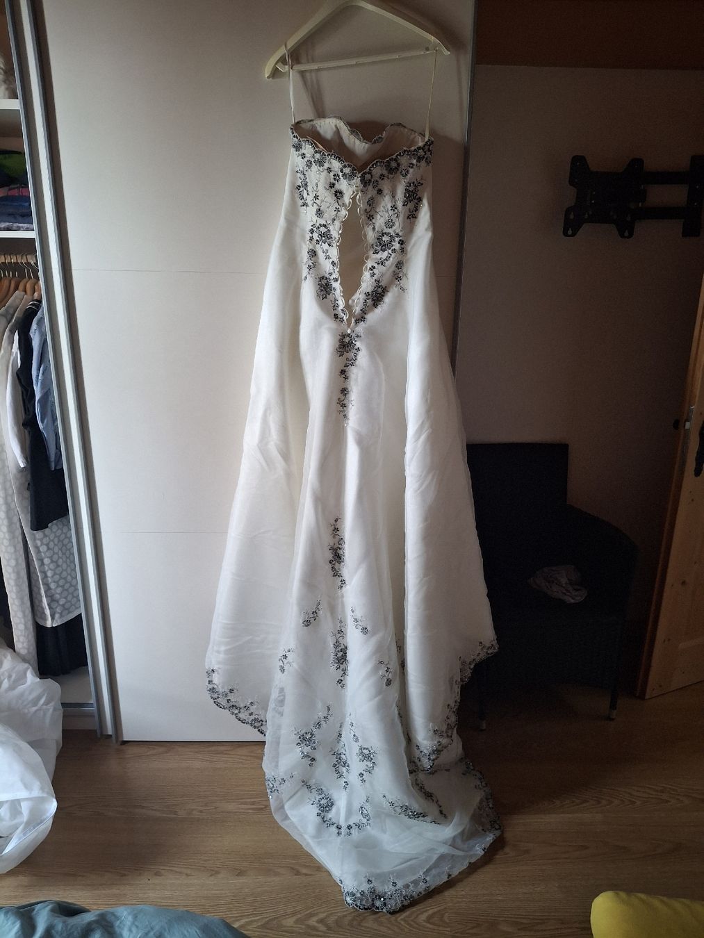 Vestiti: Merys Couture Hochzeitskleid – Usato da Turbach venduto da den_6g6w 1