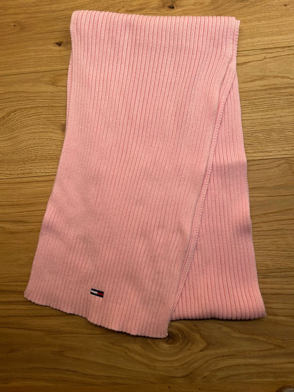 Tommy Hilfiger Foulards, Tücher & Schals: Langer Strickschal von Tommy Jeans – Neu (gemäss Beschreibung) aus Innertkirchen von Urbachtal 3
