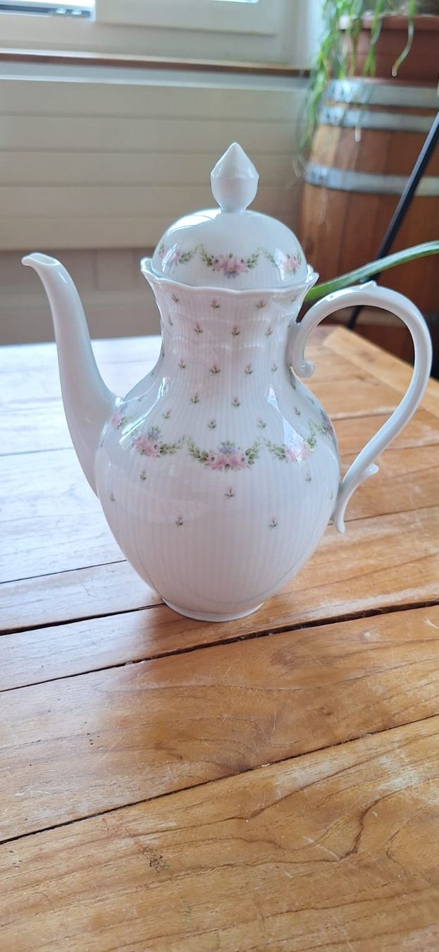 Teiere: Kaffeekanne mit Blumenmuster guter Zustand – Usato da Rüti ZH venduto da isa_5p2x