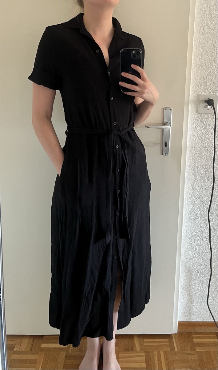 Robes: Robe noire – D'occasion à Morges par pic_5hcz