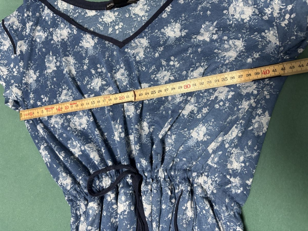 Vestiti: 2x Kleid dunkelblau bestickt, Grösse M  – Usato da Zollikerberg venduto da Jvac2 7