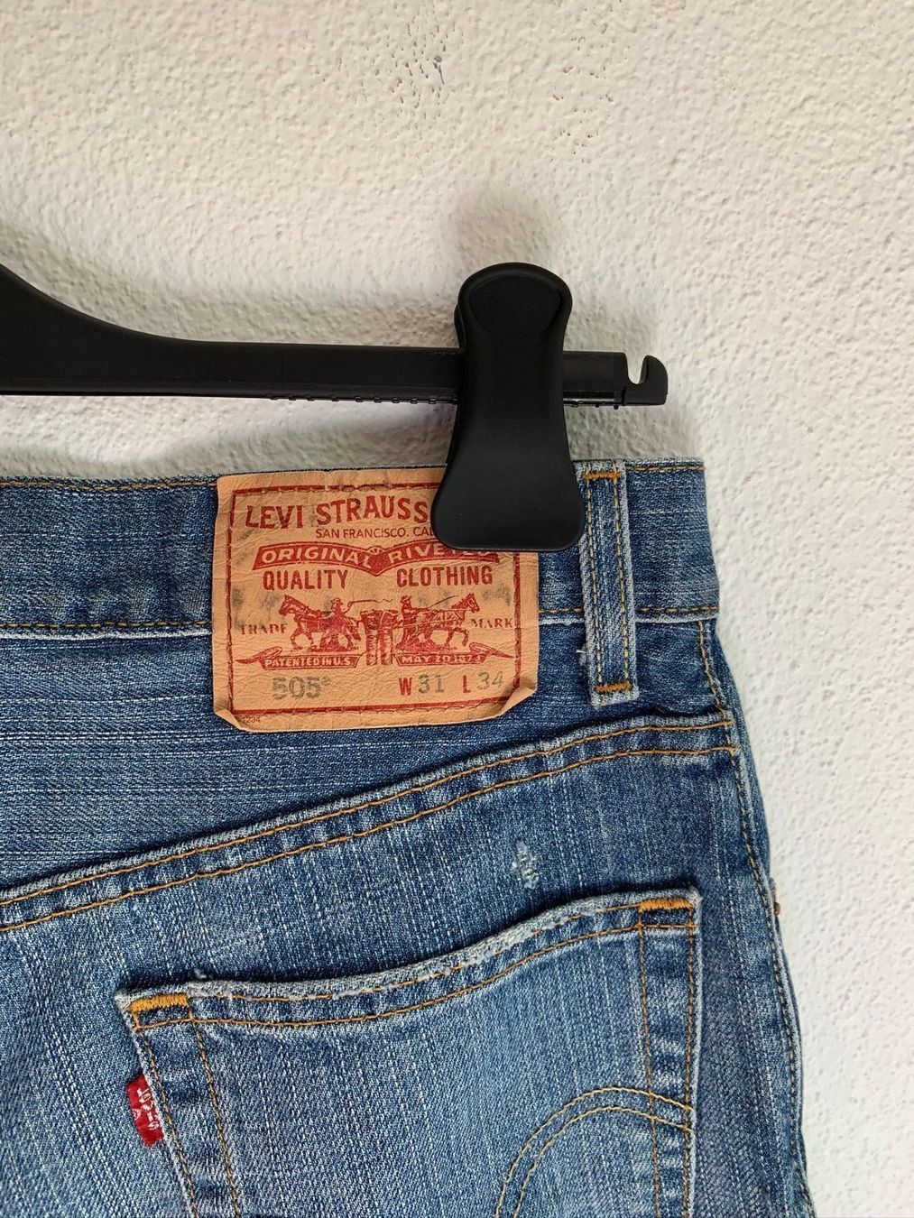 Levi's Jeans: LEVIS - Vintage Regular Jeans blau W31 L34 – D'occasion à Zürich par Diazaio 4