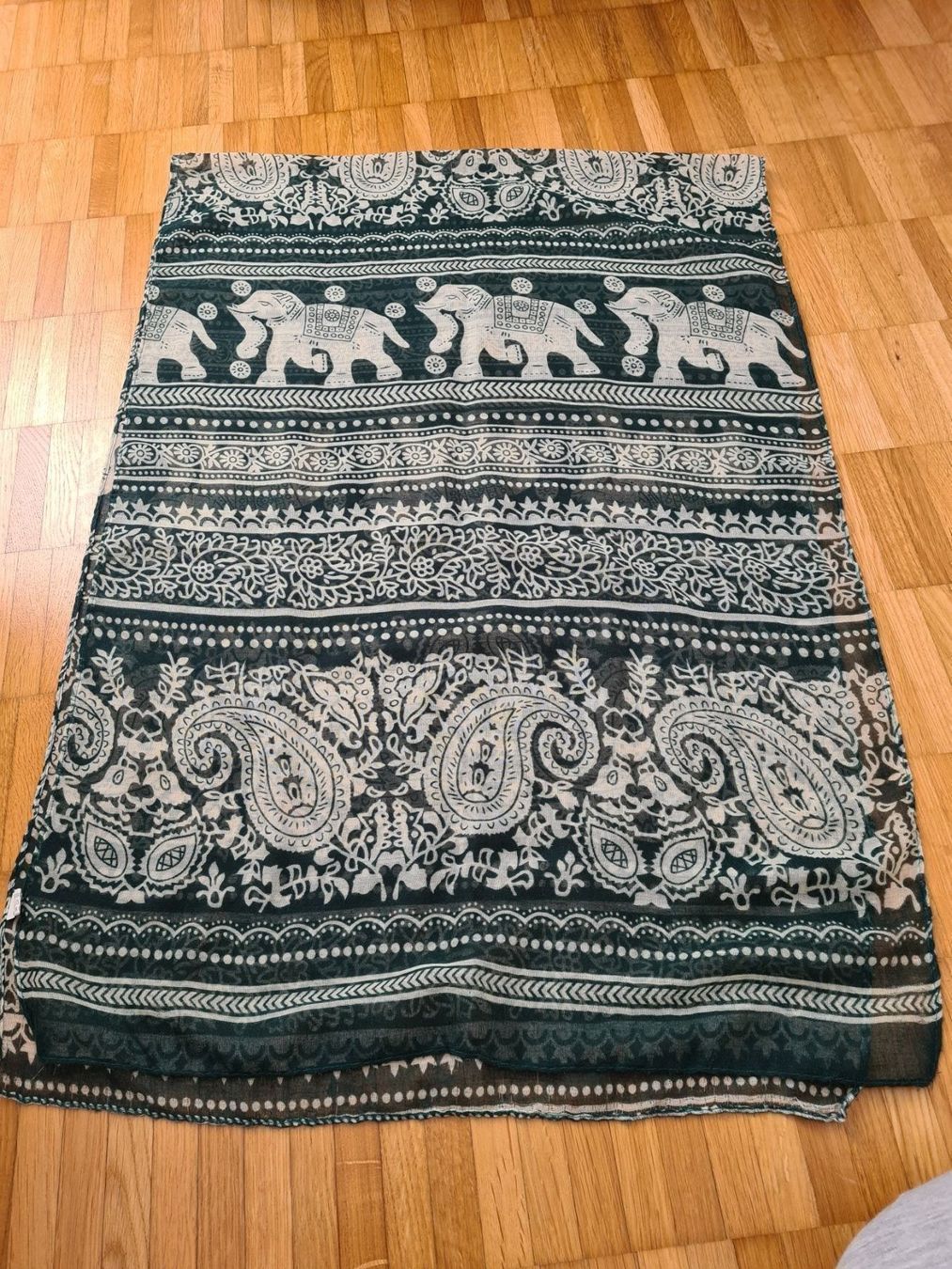 Foulards, Tücher & Schals: Damenschal – Gebraucht aus Jona von Good_luck_ 2
