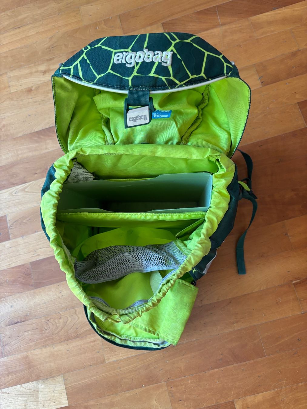 Ergobag Borse & Zaini: ergobag Kinderschulrucksack grün – Usato da THERWIL venduto da Fcbbasel 2