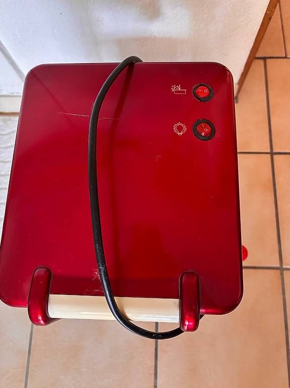 Elettrodomestici da cucina: Machine à pop-corn rétro "Nostalgia Electrics"  – Usato da La Tour-de-Peilz venduto da HarmonyTh 1