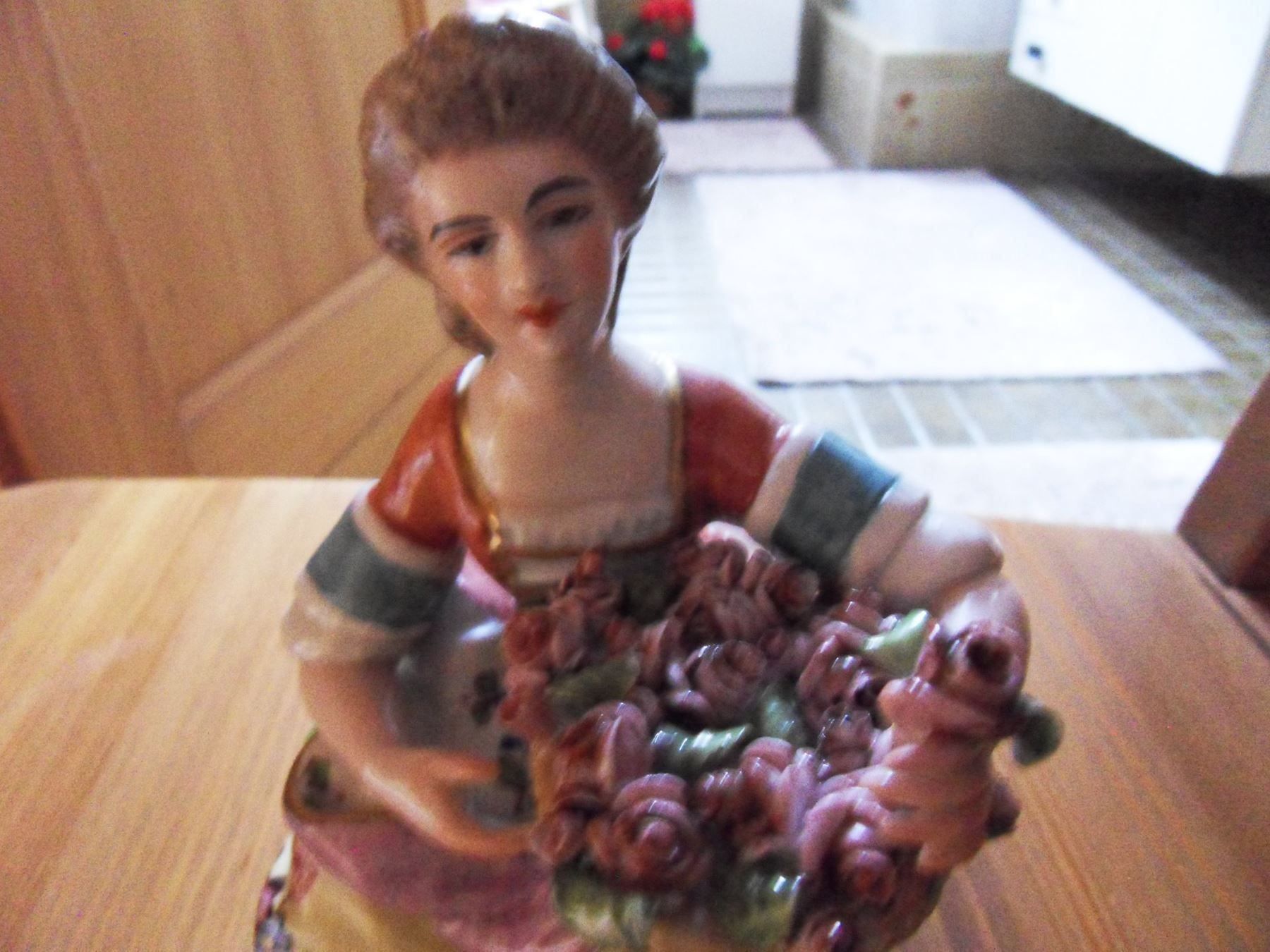 Statuette: hübsches Blumenmädchen – Usato da Schongau venduto da Eva-Katharina 1