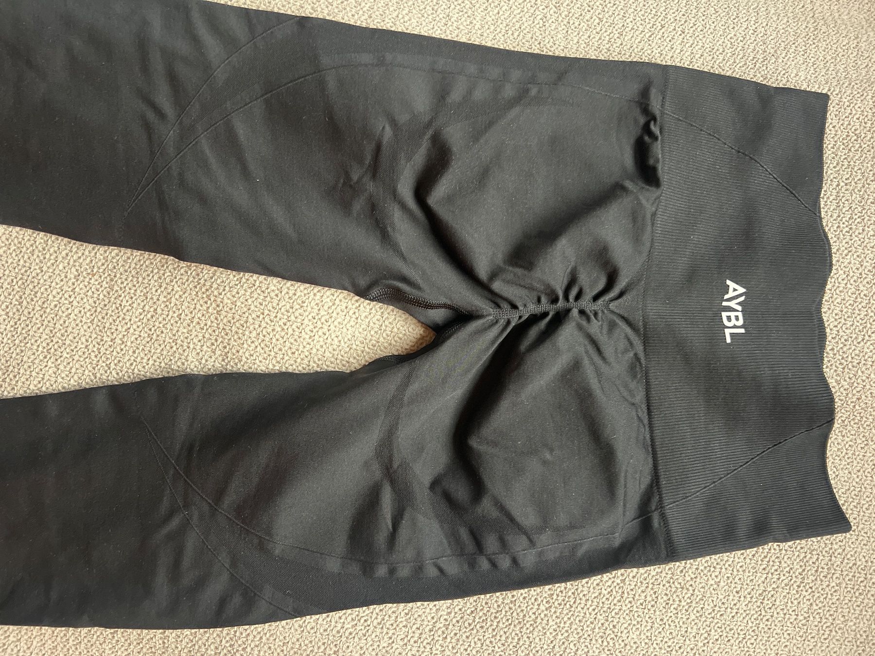 Aybl Leggings: Ensemble sport AYBL – Usato da Morgins venduto da nic_d5pk 3