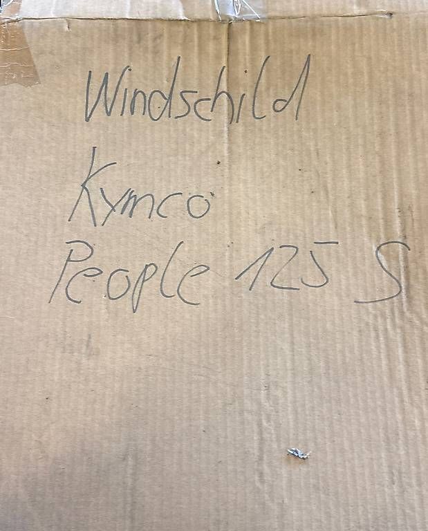 Kymco Tutti pezzi di ricambio per scooter: Kymco People 125S Windschild – Usato da Buochs venduto da 18-84 1