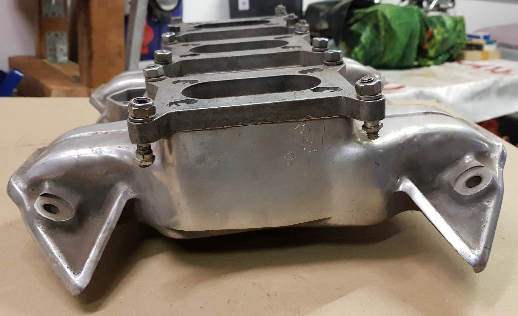Tutti pezzi di ricambio auto: Mopar SIXPACK   Manifold / Ansaugspinne – Usato da Niedergösgen venduto da usc_8qc6 3