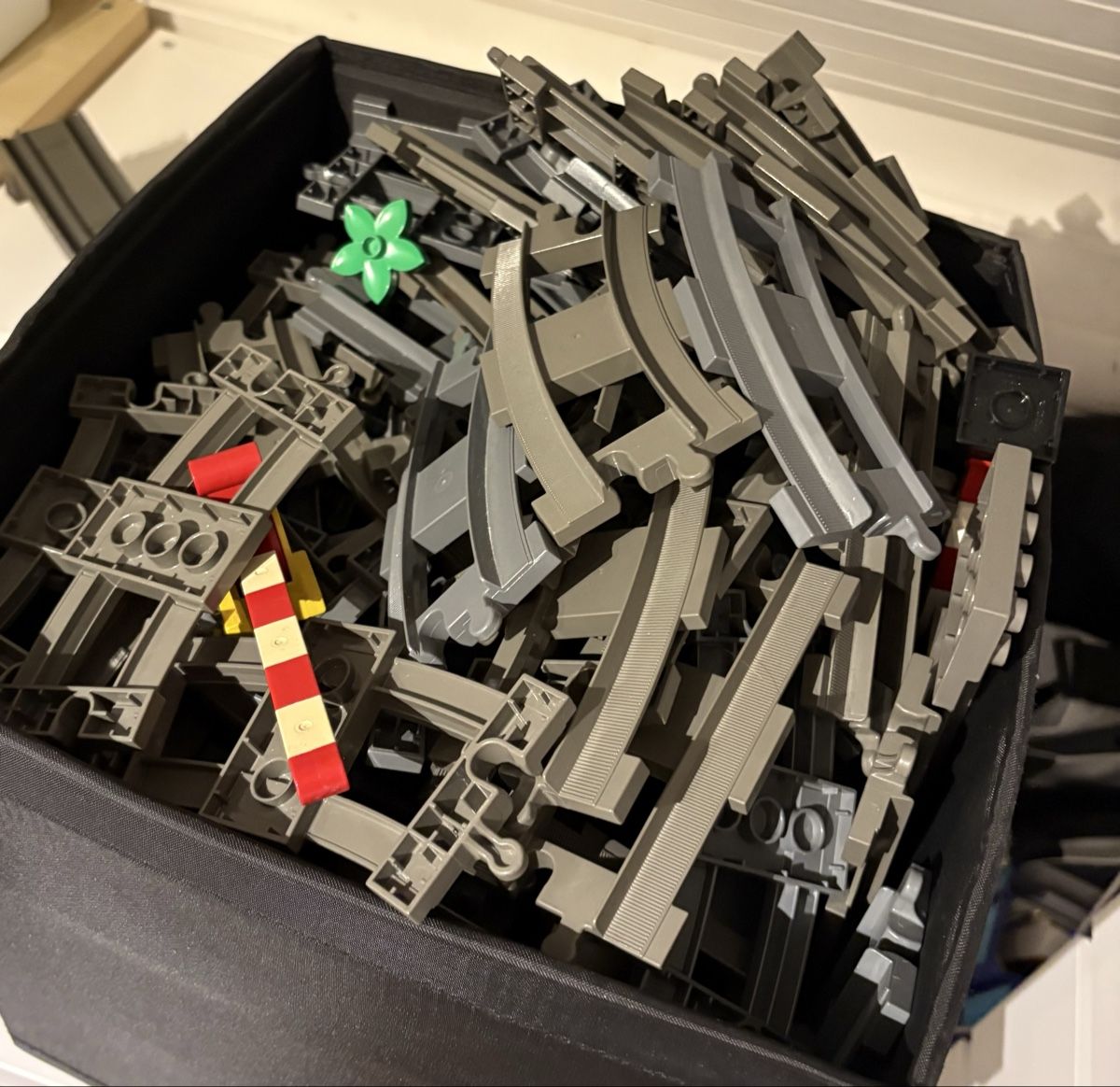 Lego Giocattoli: riesiges Lego Eisenbahn Set – Usato da Balzers venduto da mimaja 1