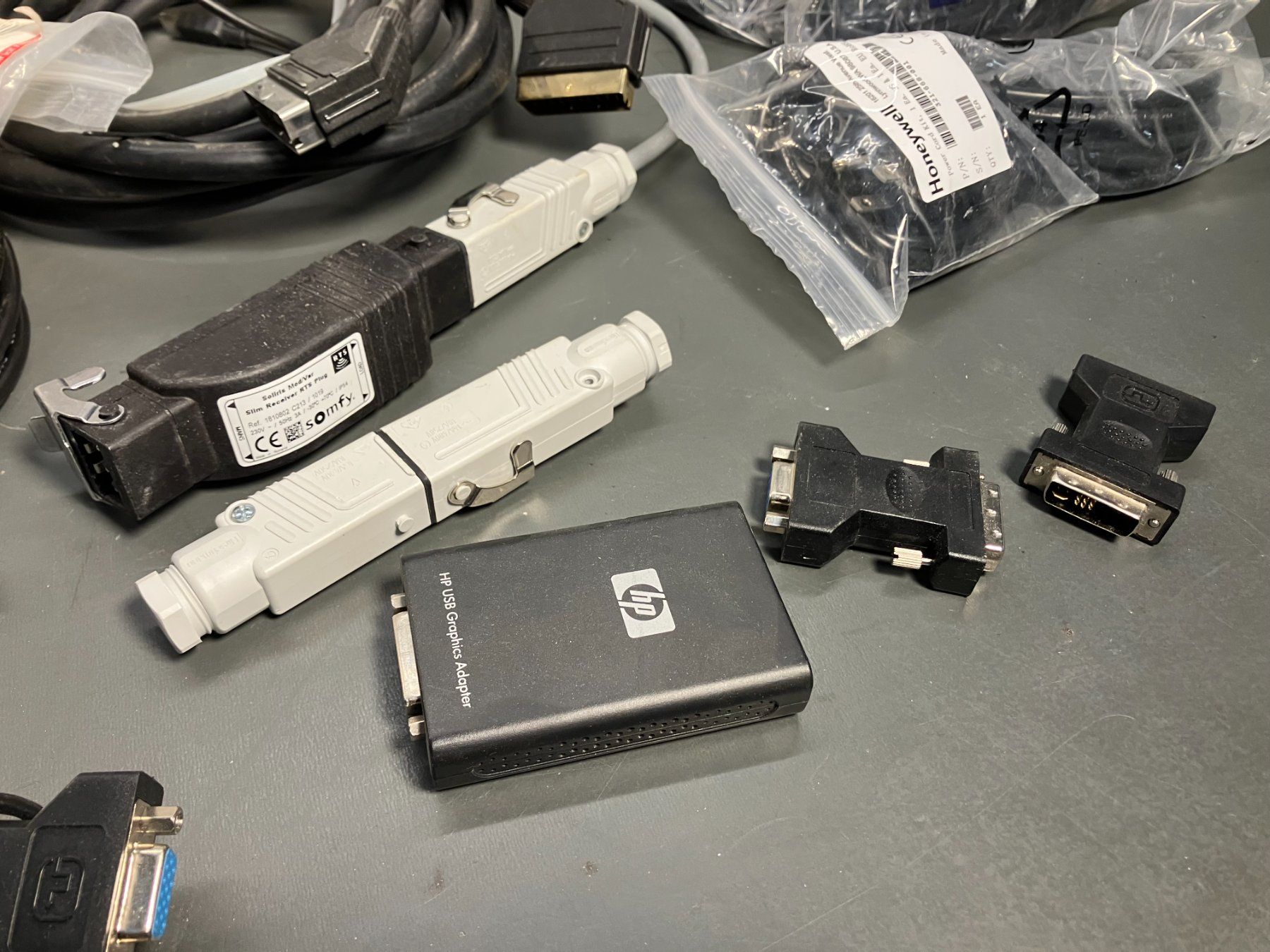 Stromzufuhr: Post. div. Audio, Video & Netzteile ab 1.- – Gebraucht aus Lichtensteig von Buy24International 4