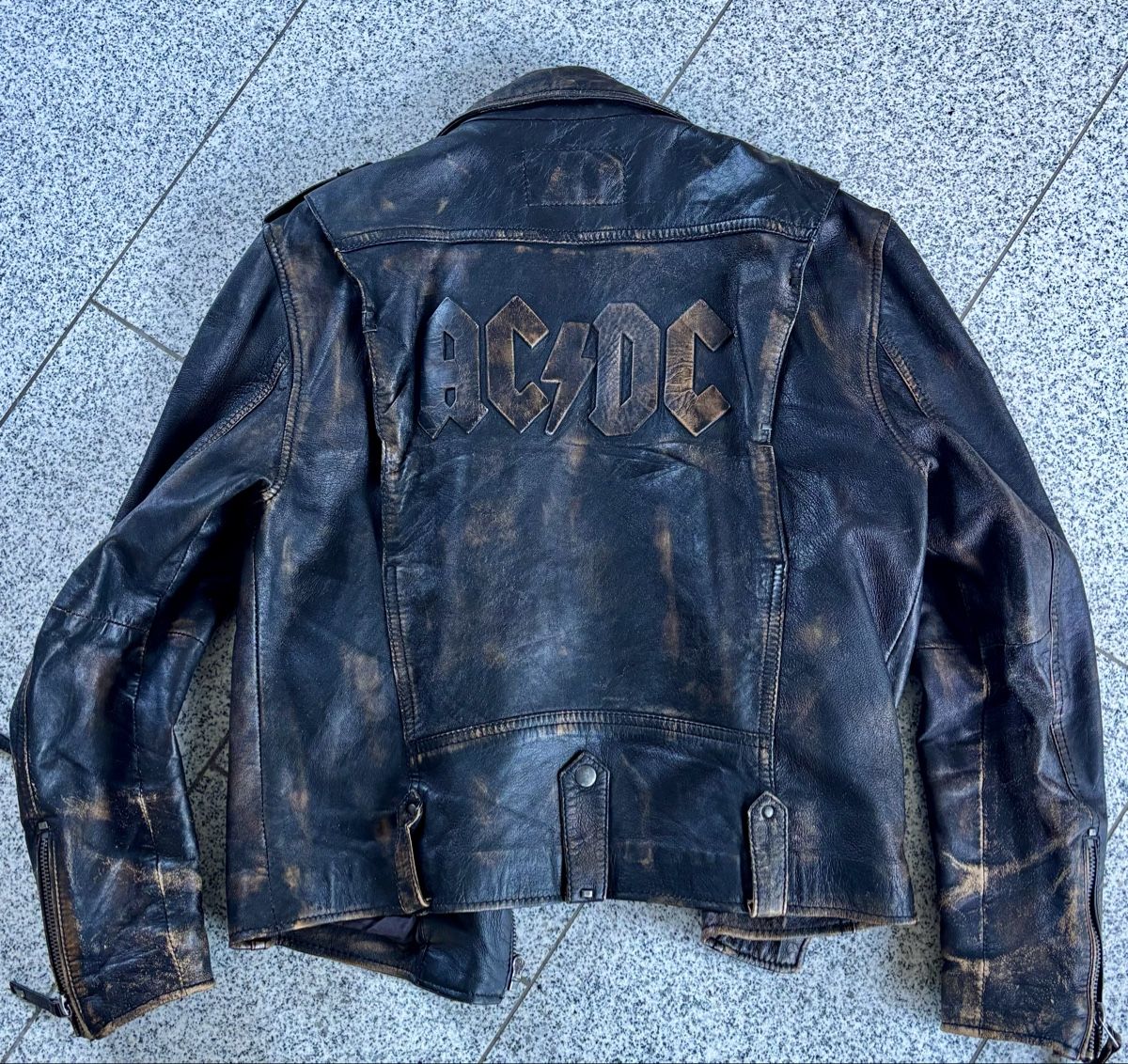 Giacche: Limittierte AC / DC Lederjacke in M – Usato da Reinach AG venduto da sabaton63 2