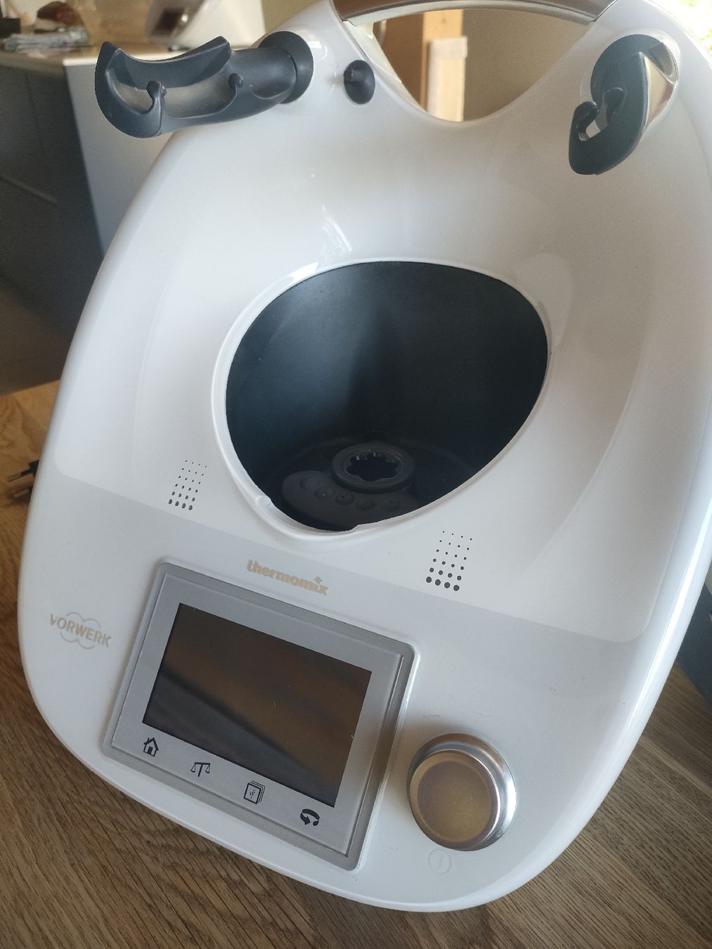 Thermomix Elettrodomestici da cucina: Thermomix TM5 très bon état – Usato da Corcelles-Payerne venduto da est_9l6p 4