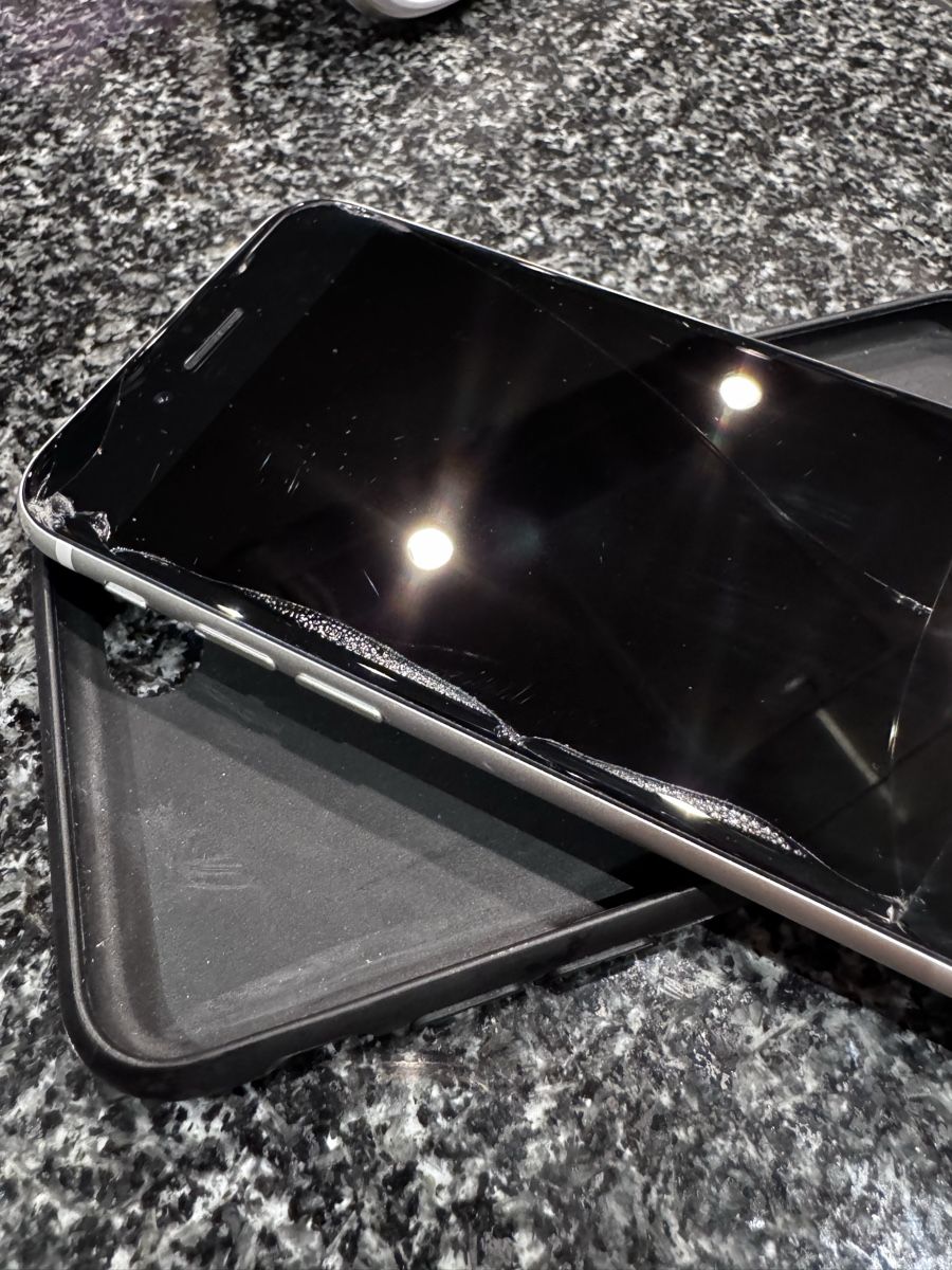 Apple Telefoni cellulari / Smartphones: iPhone SE (2020) -  - 64GB - Weiss – Usato da Grüsch venduto da Andrzej06 4