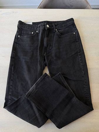 Jean noir H&M  taille 30/32  coupe straight / regular