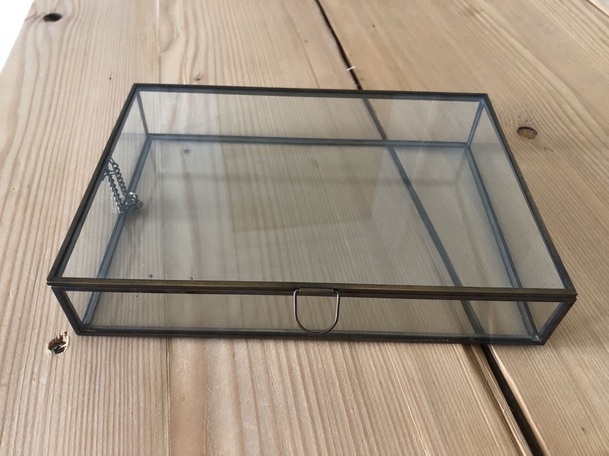 Cassapanche: Elegante Schmuckschatulle aus Glas mit Messingrand – Nuovo (secondo la descrizione) da Steffisburg venduto da Tiff8