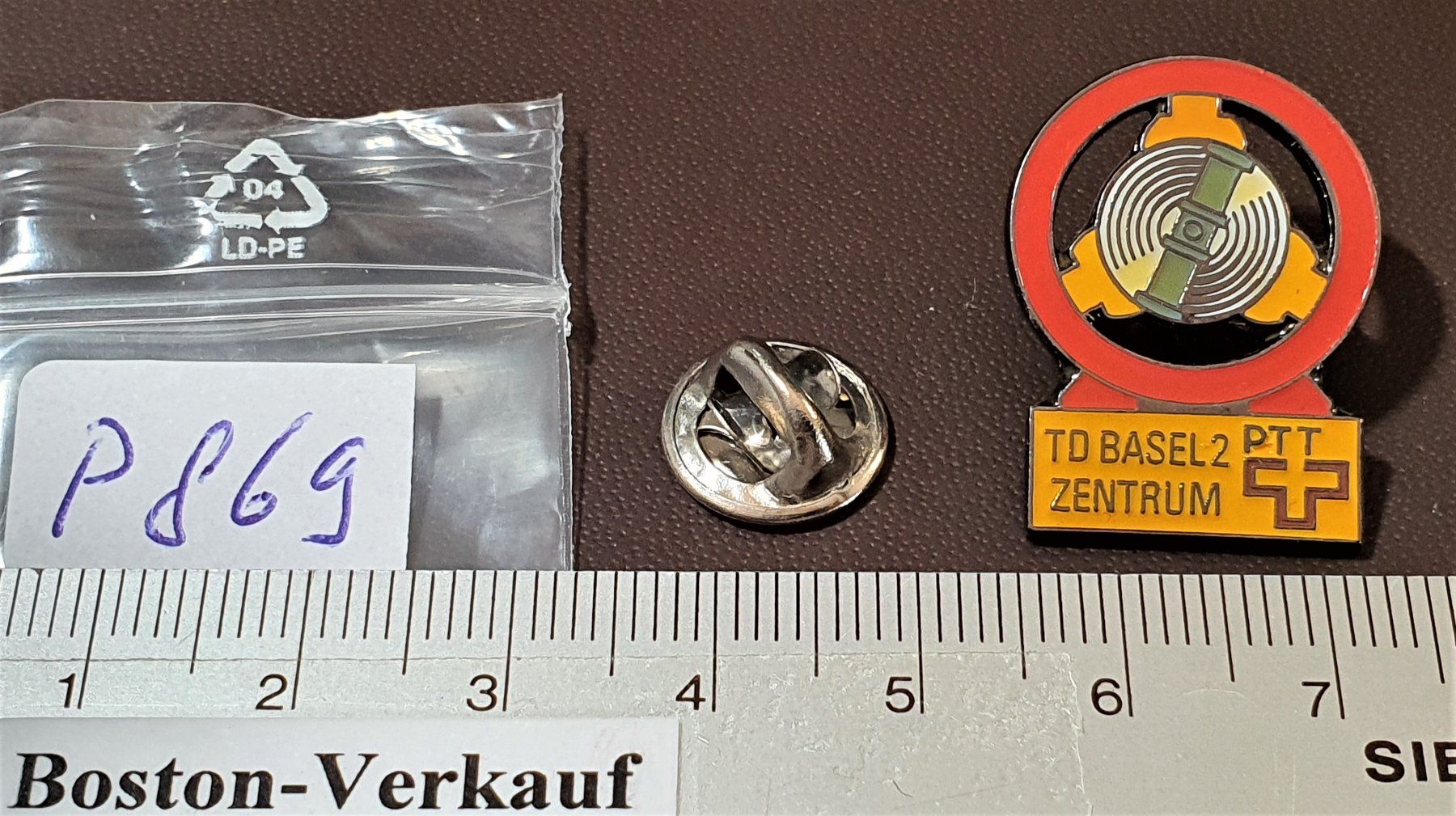 Placchette & Badge: P869 - Pin Post PTT / TD Basel 2 Zentrum – Usato da Reinach BL venduto da Boston-Verkauf 1