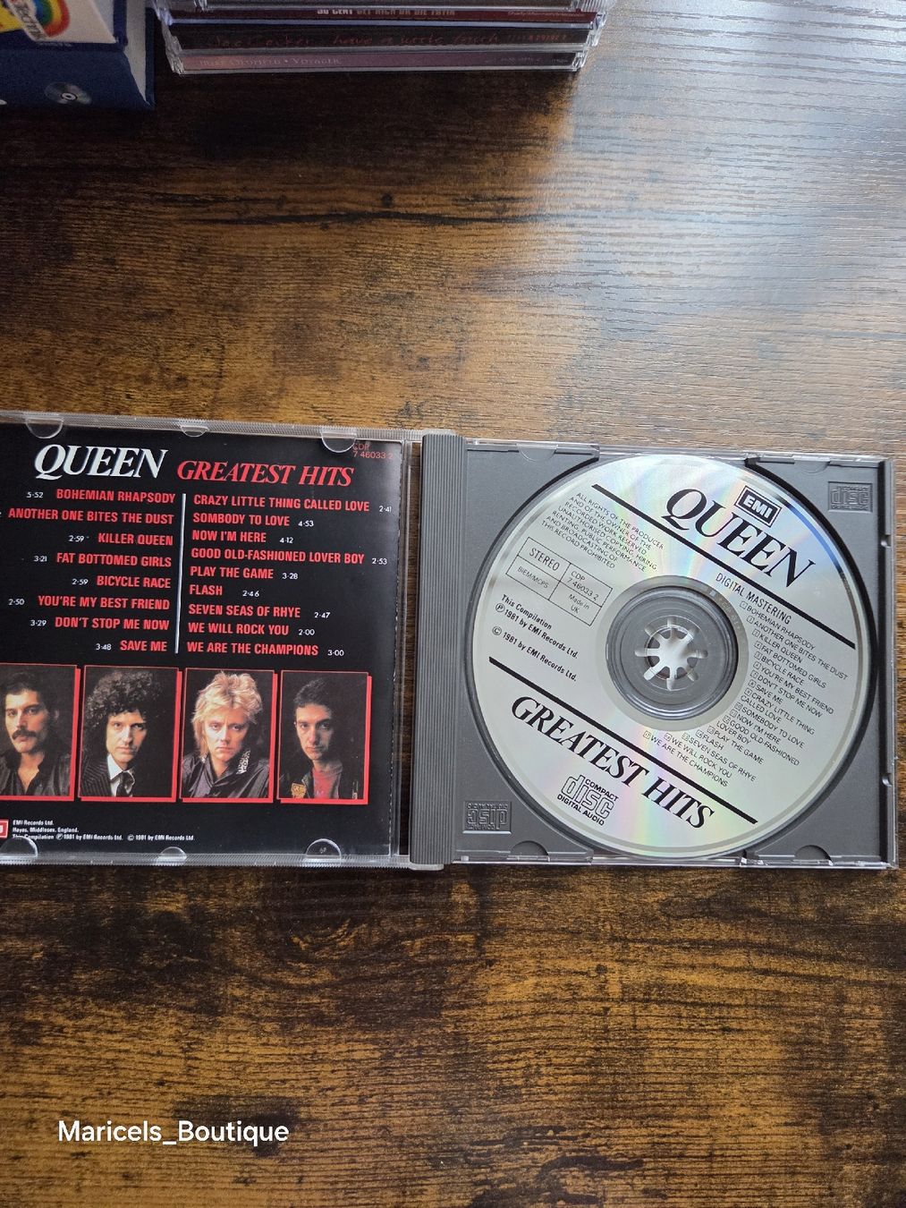 CDs: Queen Greatest Hits CD Used – D'occasion à Winterthur par Maricels_Boutique