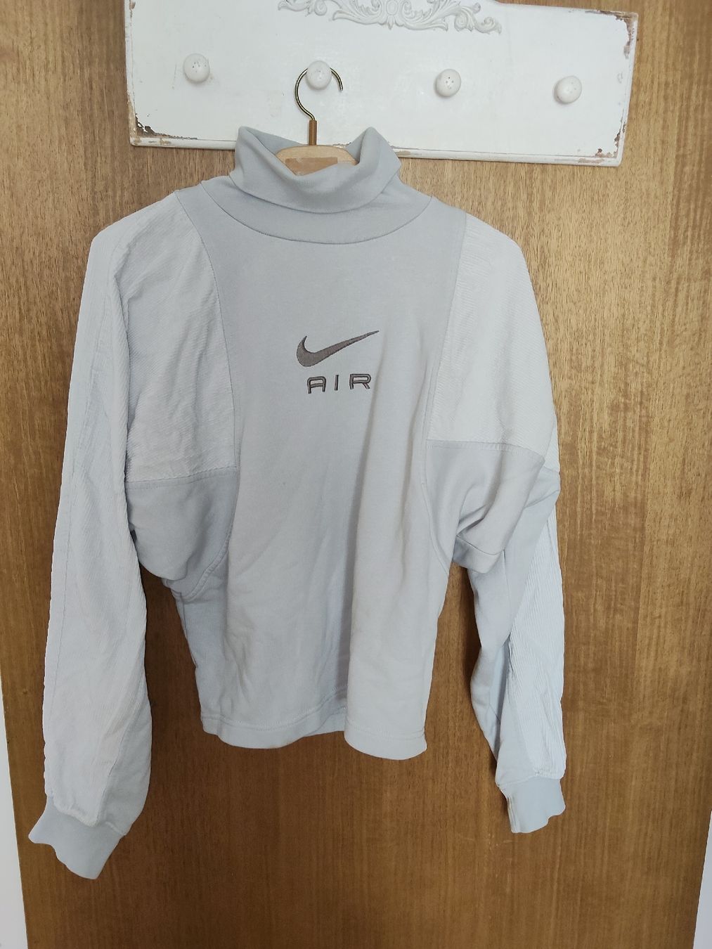 Nike Pullover & Sweatshirts: nike air Rollkragenpulli hellblau S  – Gebraucht aus Wil SG von Peachy