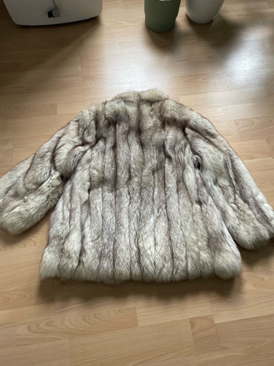 Cappotti: Cappotto di pelliccia usata  donna – Usato da Bellinzona venduto da remarema 6