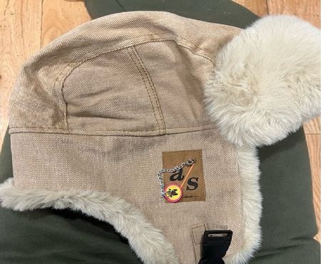 Beige russische Pilotenmütze - Chapeau de pilote russe beige