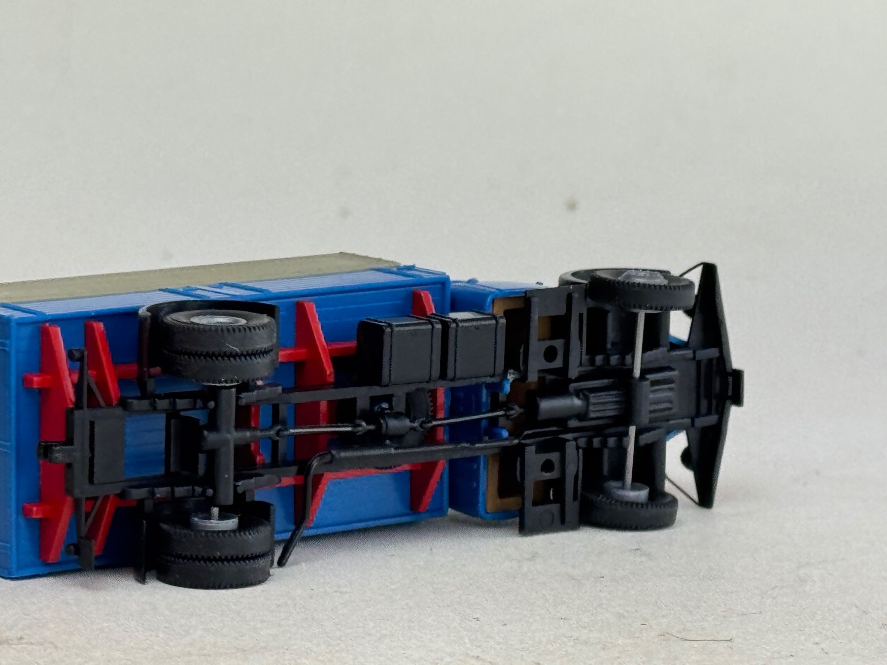 Brekina Modellini d'auto: GB2- Brekina Henschel Pritsche blau – Usato da Elm venduto da Wikmtz 2