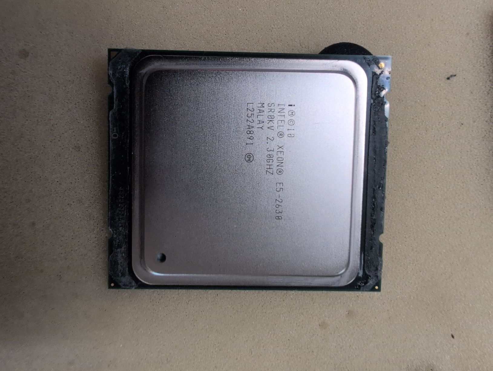 Intel Serveurs: Prozessor Intel Xeon E5-2638 2.38GHz  – D'occasion à Malters par Ruemlibart