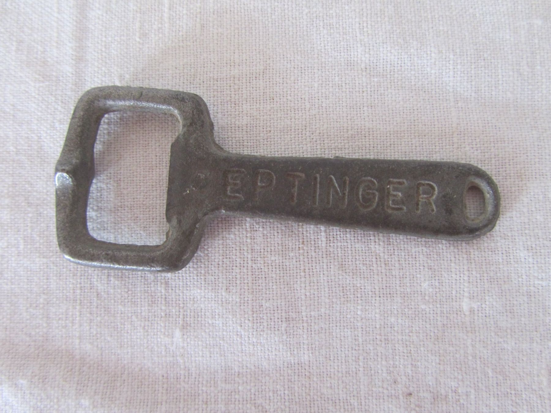 Elettrodomestici da cucina: Vintage Flaschenöffner "Pepita" oder "Eptinger", selten – Usato da Seengen venduto da mikelele 1