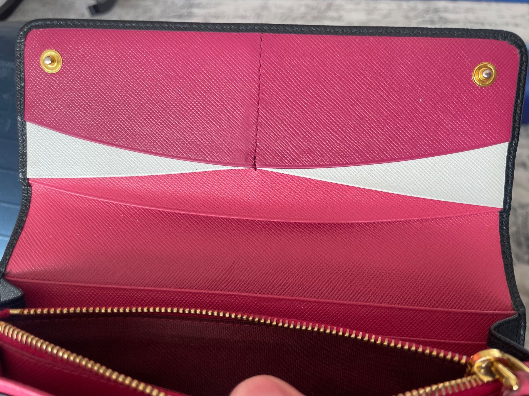 Prada Portamonete: Prada Portmonee schwarz pink – Usato da Zürich venduto da mar_y97k 6