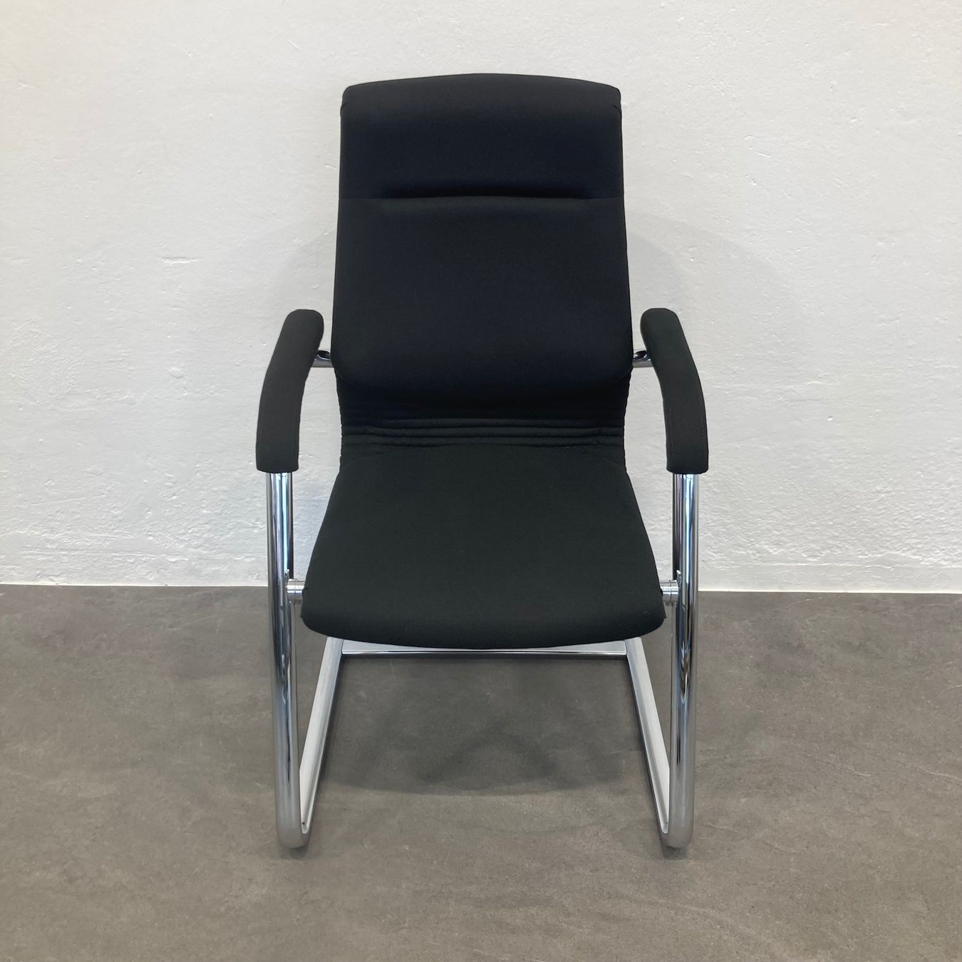 Girsberger Sedie: Girsberger Trilax Freischwinger – Usato da Schönenwerd venduto da mcofficeshop