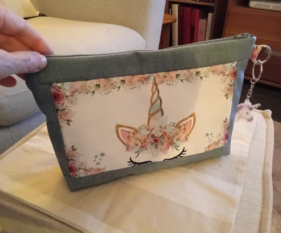 Grafoplas Pop It Einhorn-Federmäppchen Aus Silikon – Rosa, 20x4,5x6,5 Cm, Mit Reißverschluss