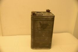 Kanister mit Messingverschlüssen von der Schweizer Armee. 5L