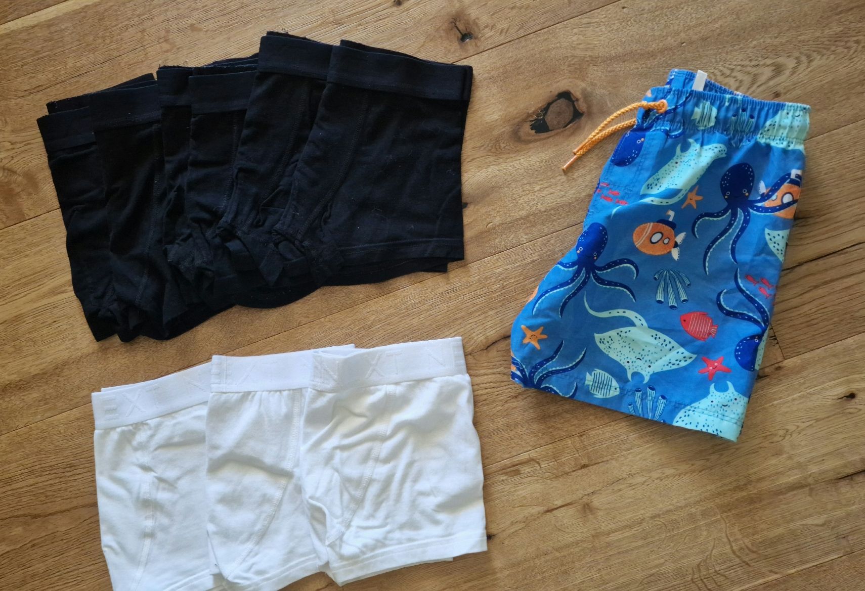 H&M Lotti & Set di vestiti: Tolle Junge set 128 – Usato da Emmenbrücke venduto da Nadmorebiti 2
