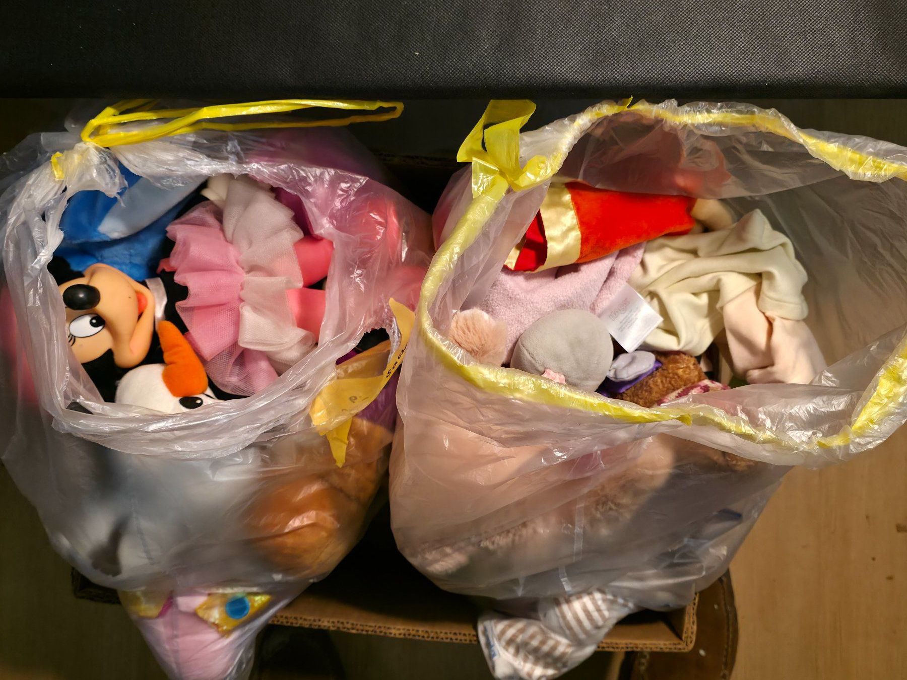 Giocattoli: 2 Taschen Plüschtiere ab 10.- – Usato da Fischbach-Göslikon venduto da BremBarb