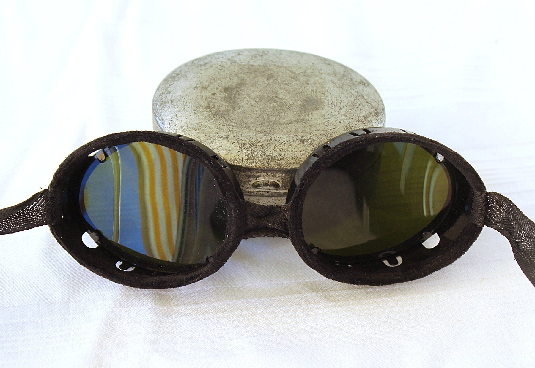Schweizer Armee Uniformen: Schweizer Armee Gletscherbrille FAEC Chiasso mit Dose – Gebraucht aus Zürich von Auctionata 2