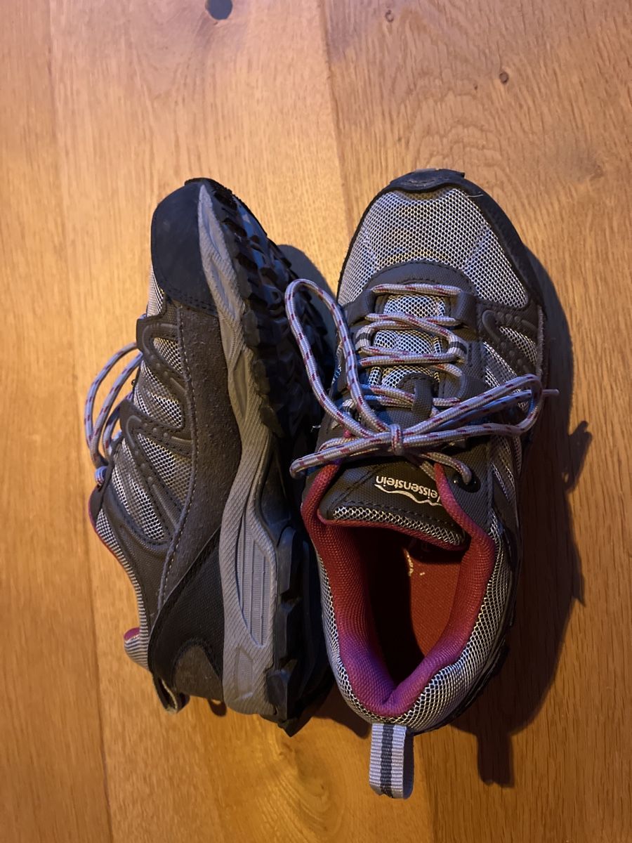 Scarpe per ragazze: weissenstein Wanderschuh ca. 34/35 – Usato da Balmberg venduto da Berglihof
