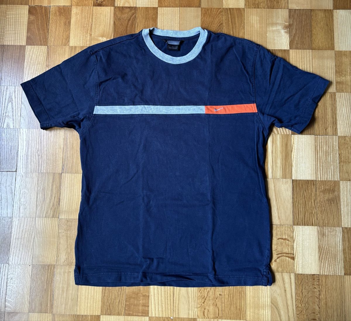 Nike T-shirt: Vintage Nike T-Shirt – Usato da Bern venduto da Lelixino 1