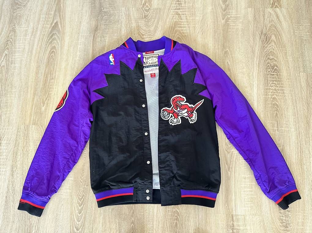Mitchell & Ness Giacche: Mitchell & Ness Toronto Raptors NBA Jacke – Usato da Seuzach venduto da lukastinner 1