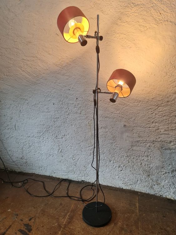 Lampes: Stehlampe 2-flammig verstellbar Chrom Samtschirme Vintage – D'occasion à Obfelden par Vintagebude