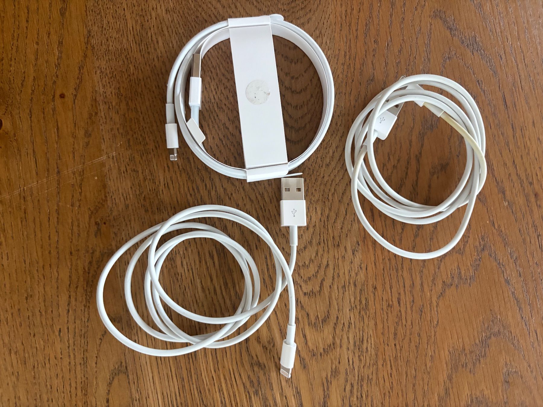 Apple Cavi: 3 Apple USB to Lightning Cables (original) – Nuovo (secondo la descrizione) da Zürich venduto da JAGD-bikes 1