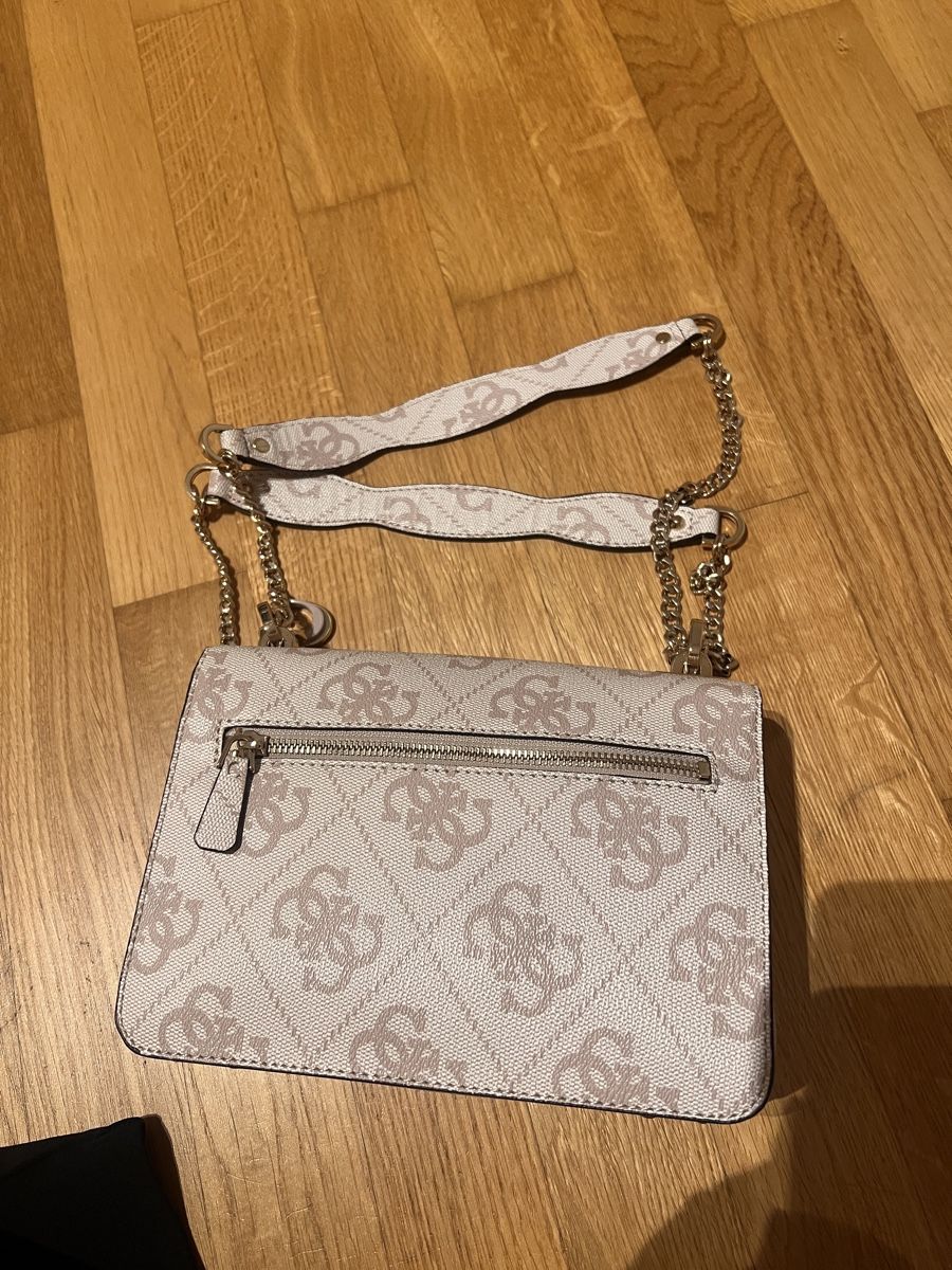 Guess Borse da donna: Guess Handtasche – Usato da Altdorf UR venduto da miriam19. 8